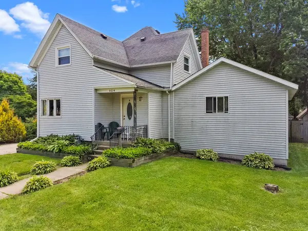 404 W Burbank ST, Harvard, IL 60033