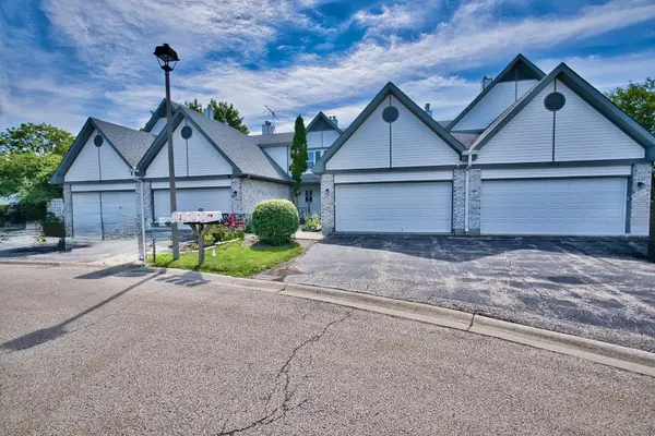 1506 Fernwood CT, Gurnee, IL 60031