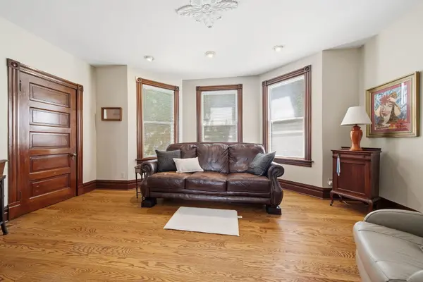 12537 S Maple AVE, Blue Island, IL 60406