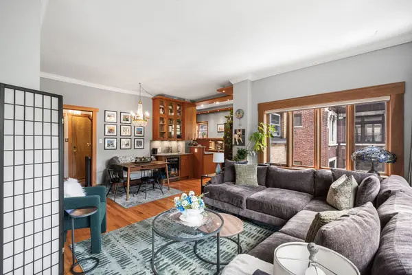 429 W Wellington AVE #3A, Chicago, IL 60657