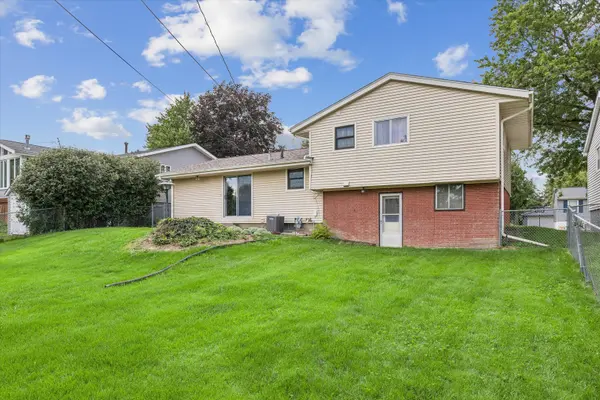 2331 N Thornwood AVE, Davenport, IA 52804