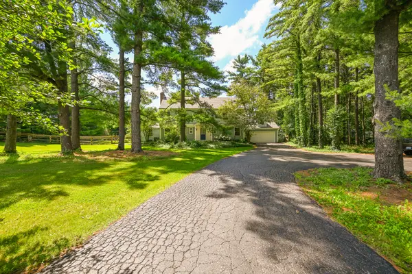8307 Concord DR, Bull Valley, IL 60098
