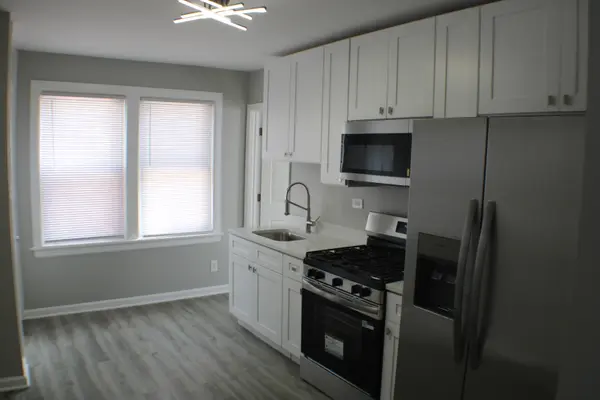 2014 W 52nd ST, Chicago, IL 60609