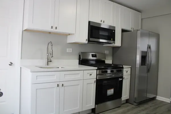 2014 W 52nd ST, Chicago, IL 60609
