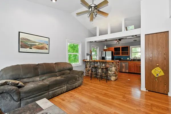 401 Fernwood DR, Westmont, IL 60559