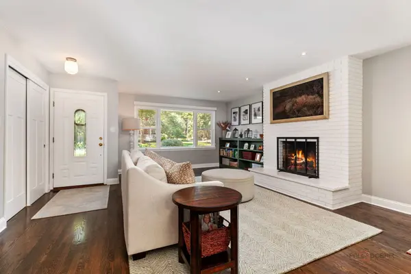 502 E Scranton AVE, Lake Bluff, IL 60044