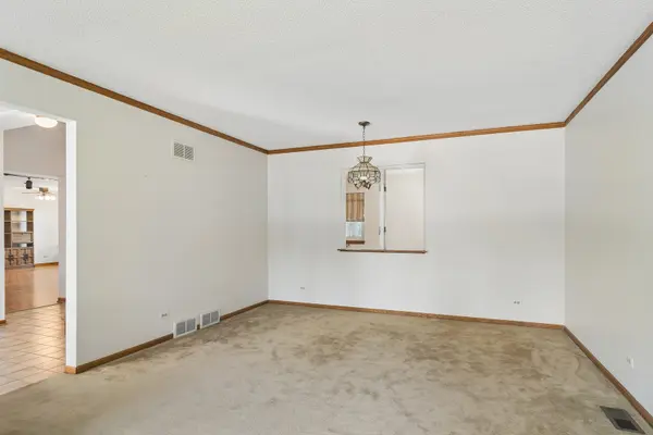 1241 N Chestnut AVE, Arlington Heights, IL 60004