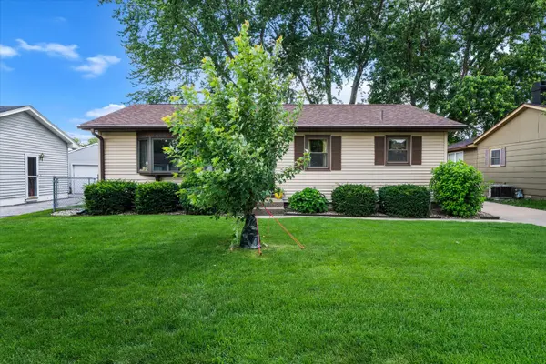 2115 W 34th ST, Davenport, IA 52806