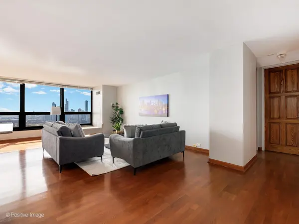 360 E RANDOLPH ST #3902, Chicago, IL 60601