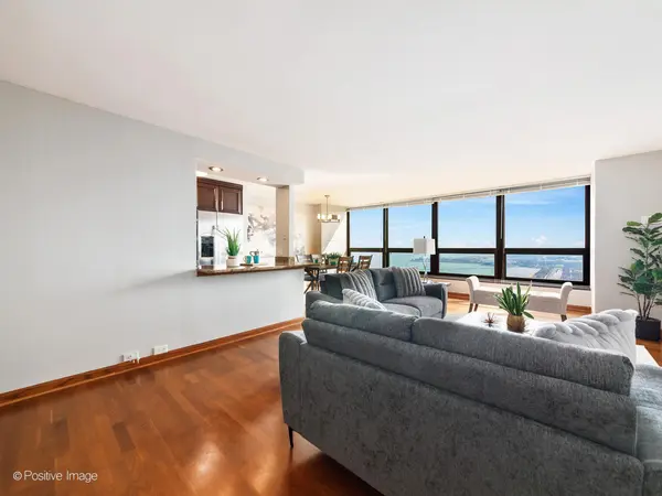 360 E RANDOLPH ST #3902, Chicago, IL 60601