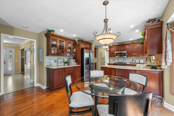 25W185 Setauket AVE, Naperville, IL 60540