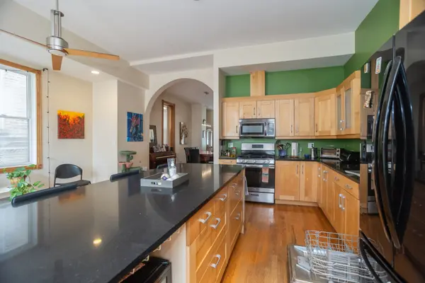2007 N Oakley AVE, Chicago, IL 60647