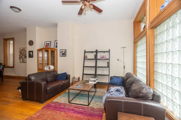 2007 N Oakley AVE, Chicago, IL 60647