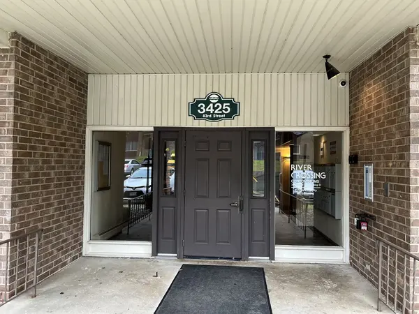 3425 83rd ST #D8, Woodridge, IL 60517
