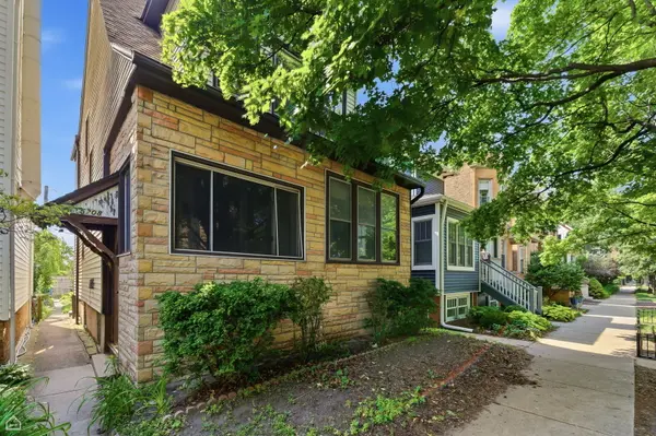 5208 N Paulina ST, Chicago, IL 60640
