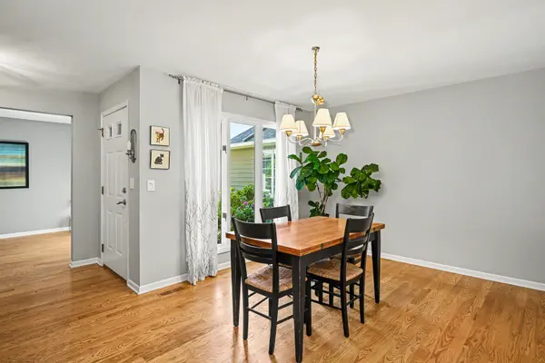 854 Saddlewood DR #854, Glen Ellyn, IL 60137