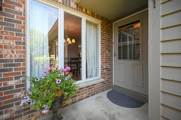 854 Saddlewood DR #854, Glen Ellyn, IL 60137