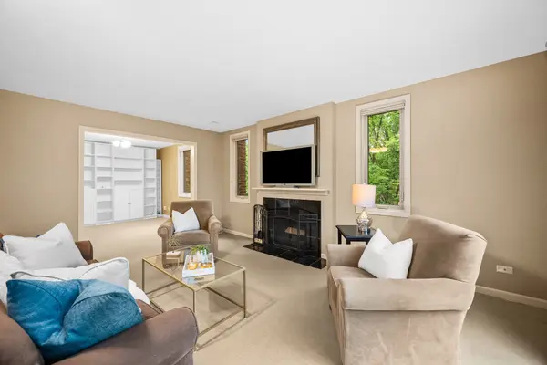 2320 Central ST #401, Evanston, IL 60201