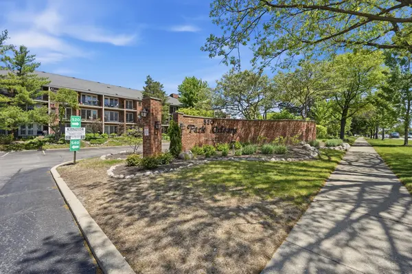 520 Biesterfield RD #119F,  Elk Grove Village,  IL 60007