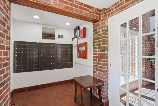 520 Biesterfield RD #119F, Elk Grove Village, IL 60007