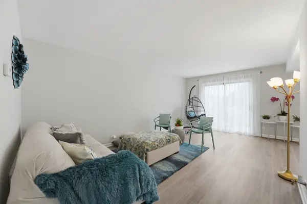 731 Shoreline CIR #731, Schaumburg, IL 60194