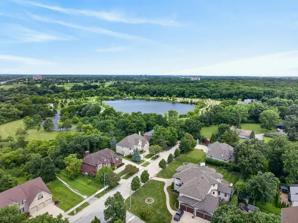 570 N Ellsworth AVE, Addison, IL 60101