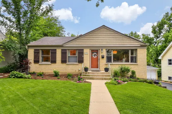 263 Hillside AVE, Glen Ellyn, IL 60137