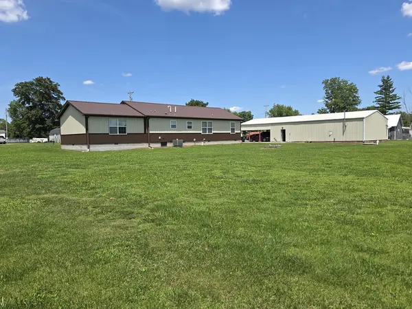 201 E 3rd ST, Sailor Springs, IL 62824
