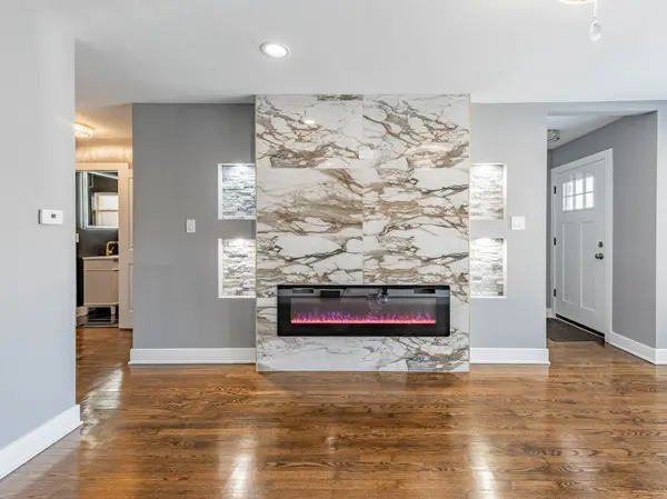 3053 W 77th ST, Chicago, IL 60652