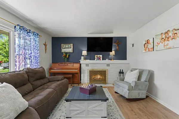 1108 Alann DR, Joliet, IL 60435