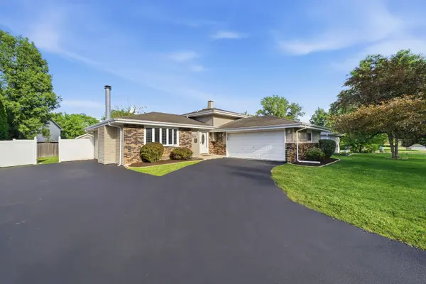 18837 W Louise DR, Lansing, IL 60438