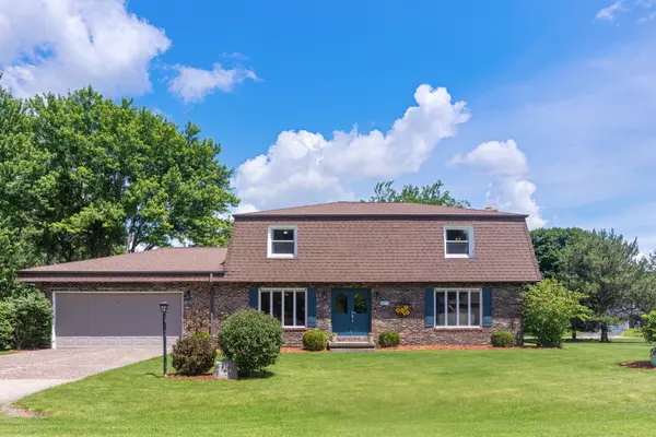 5573 S Beebe DR, Rochelle, IL 61068