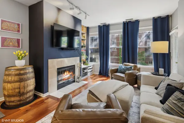 303 W Scott ST #402, Chicago, IL 60610