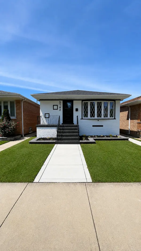 5742 W 63rd PL, Chicago, IL 60638