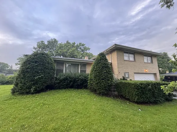 10 E Leon LN, Prospect Heights, IL 60070