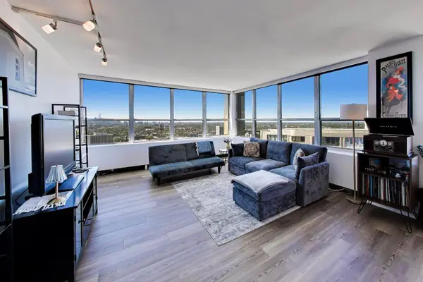 655 W Irving Park RD #3117, Chicago, IL 60613