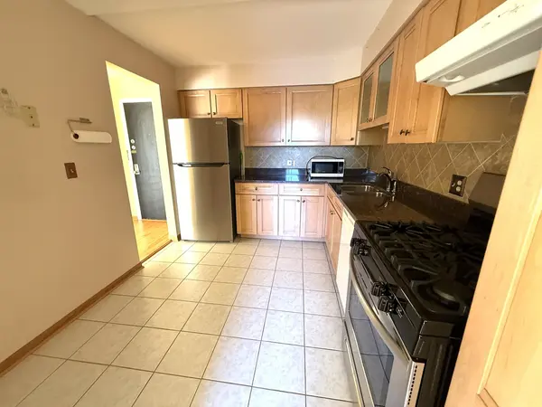 10373 Dearlove RD #3D, Glenview, IL 60025