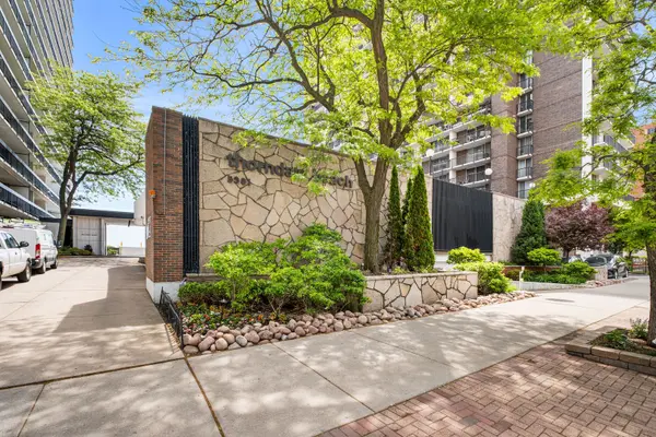 5901 N Sheridan RD #2C, Chicago, IL 60660