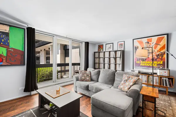 5901 N Sheridan RD #2C, Chicago, IL 60660
