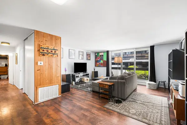 5901 N Sheridan RD #2C, Chicago, IL 60660