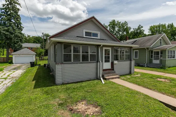 1827 13th ST, Rock Island, IL 61201