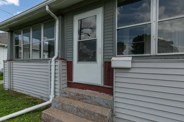 1827 13th ST, Rock Island, IL 61201