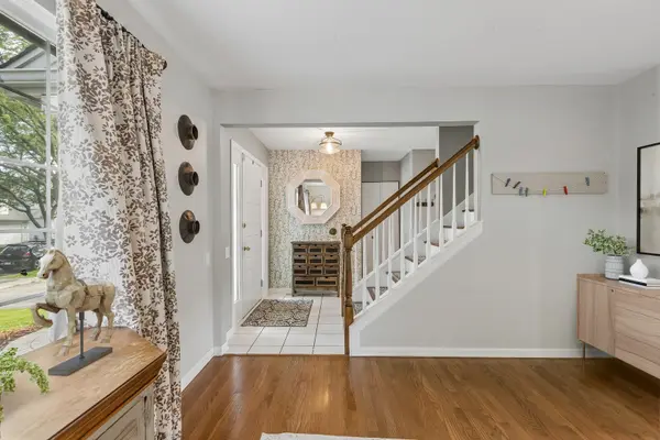 1108 Talbot LN, Grayslake, IL 60030