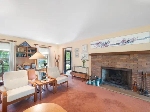 912 Burnham CT, Glenview, IL 60025