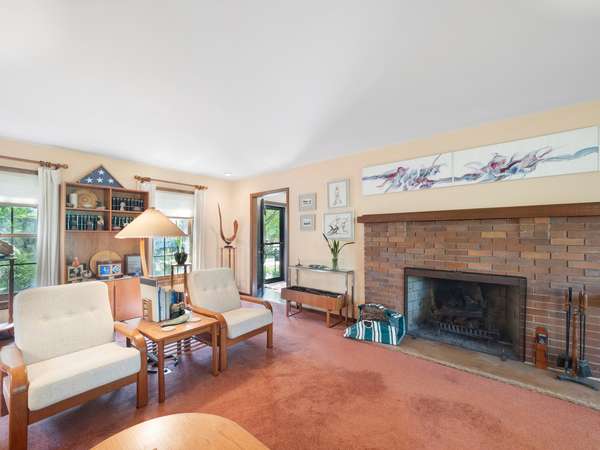 912 Burnham CT, Glenview, IL 60025