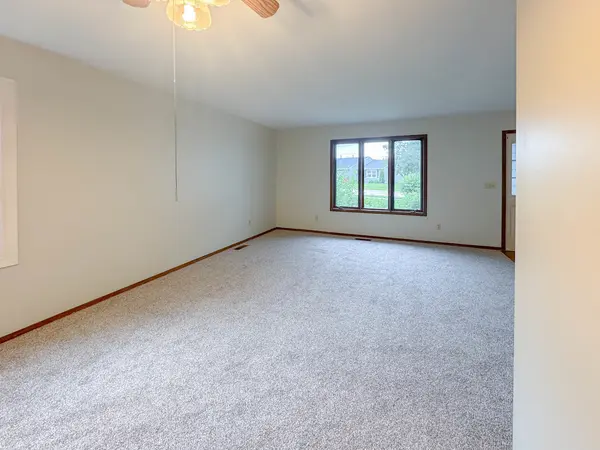 2137 Ivy CT, Champaign, IL 61821