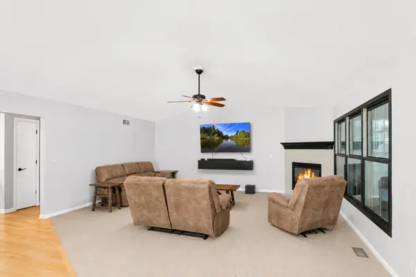 246 Red Hawk RD, Hampshire, IL 60140