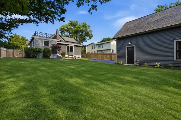 208 Dundee AVE, Barrington, IL 60010