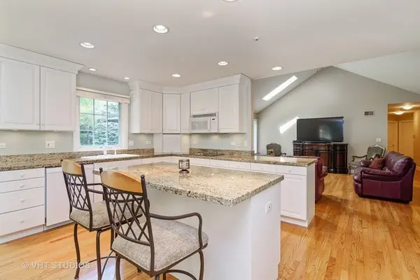 20 LOCHBROOK LN, Inverness, IL 60010