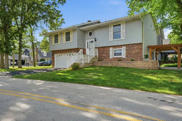136 edgewater DR, Crystal Lake, IL 60014